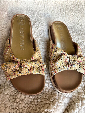 Sam and Libby Woven Bow Platform Sandals in Tan